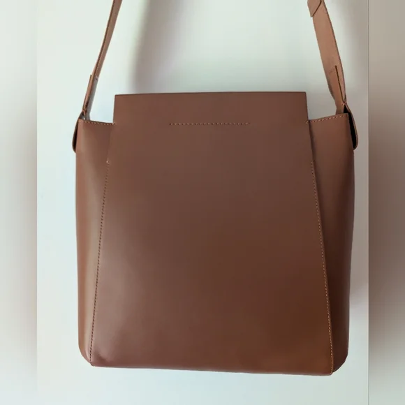 Everlane The Form Bag In Cognac - Picture 11 of 14